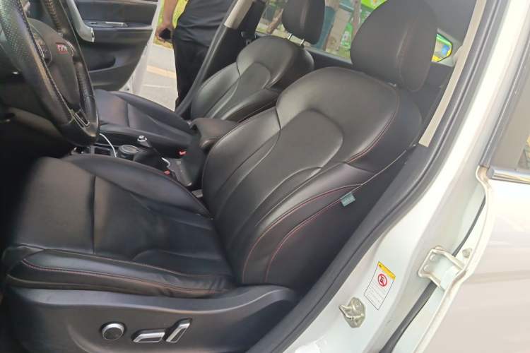 Used Haval H6 2015 Sport Edition 1.5T Automatic Two-Wheel Drive Luxury Model Driver Seat