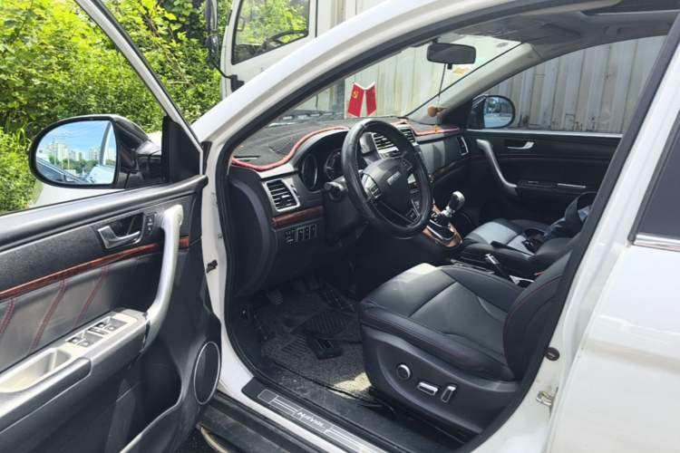 Used Haval H6 2015 Revised Version Sport Edition 1.5T Manual Transmission Two-Wheel Drive Elite Grade Driver Seat