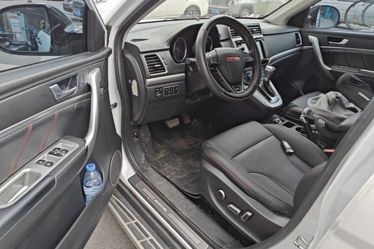 Used Haval H6 2015 Sport Edition 1.5T Automatic Two-Wheel Drive Luxury Model Driver Seat