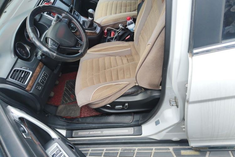 Used Haval H6 2015 Revised Version Sport Edition 1.5T Manual Transmission Two-Wheel Drive Elite Grade Driver Seat