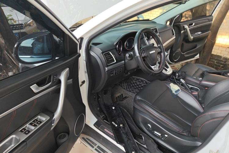 Used Haval H6 2015 Sport Edition 1.5T Automatic Two-Wheel Drive Luxury Model Driver Seat