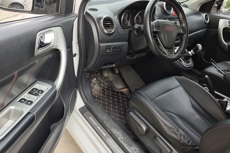 Used Haval H6 2015 Upgraded Model 1.5T Manual Two-Wheel Drive Elite Version Driver Seat