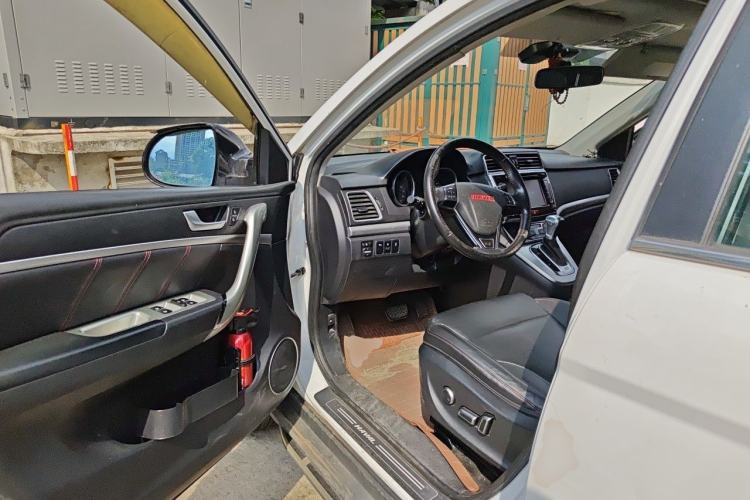 Used Haval H6 2015 Sport Edition 1.5T Automatic Two-Wheel Drive Luxury Model Driver Seat