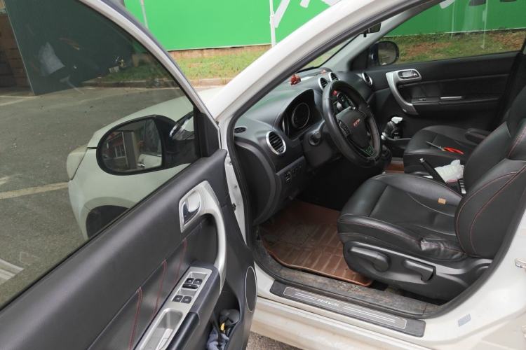 Used Haval H6 2015 Upgraded Model 1.5T Manual Two-Wheel Drive Elite Version Driver Seat