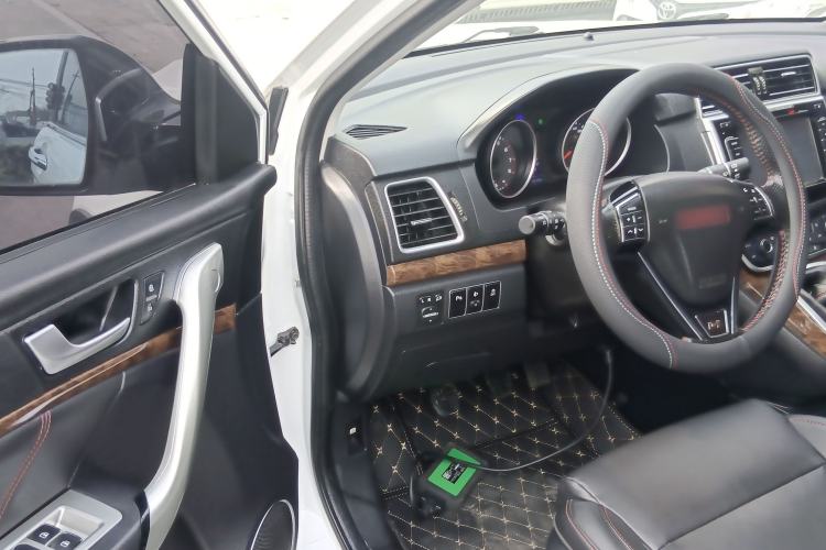 Used Haval H6 2015 Revised Version Sport Edition 1.5T Manual Transmission Two-Wheel Drive Elite Grade Driver Seat