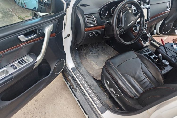Used Haval H6 2015 Revised Version Sport Edition 1.5T Manual Transmission Two-Wheel Drive Elite Grade Driver Seat