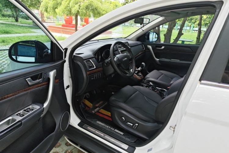 Used Haval H6 2015 Revised Version Sport Edition 1.5T Manual Transmission Two-Wheel Drive Elite Grade Driver Seat