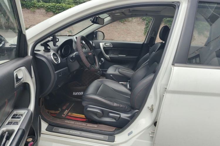 Used Haval H6 2015 Upgraded Model 1.5T Manual Two-Wheel Drive Elite Version Driver Seat