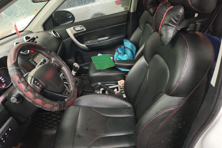 Used Haval H6 2015 Upgraded Model 1.5T Manual Two-Wheel Drive Elite Version Driver Seat