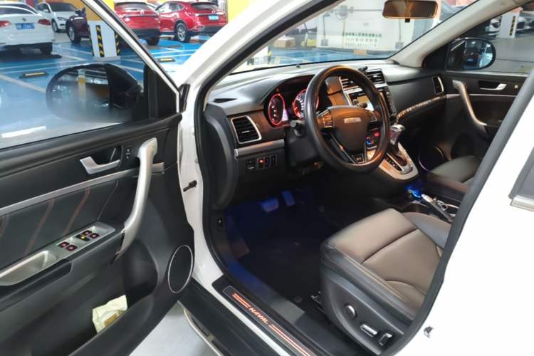 Used Haval H6 2015 Sport Edition 1.5T Automatic Two-Wheel Drive Luxury Model Driver Seat