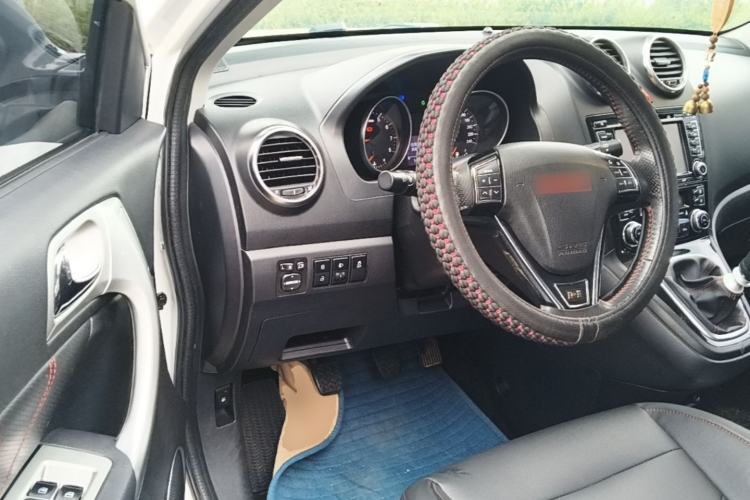 Used Haval H6 2015 Upgraded Model 1.5T Manual Two-Wheel Drive Elite Version Driver Seat