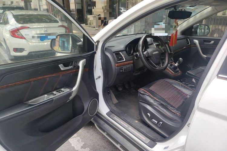 Used Haval H6 2015 Revised Version Sport Edition 1.5T Manual Transmission Two-Wheel Drive Elite Grade Driver Seat