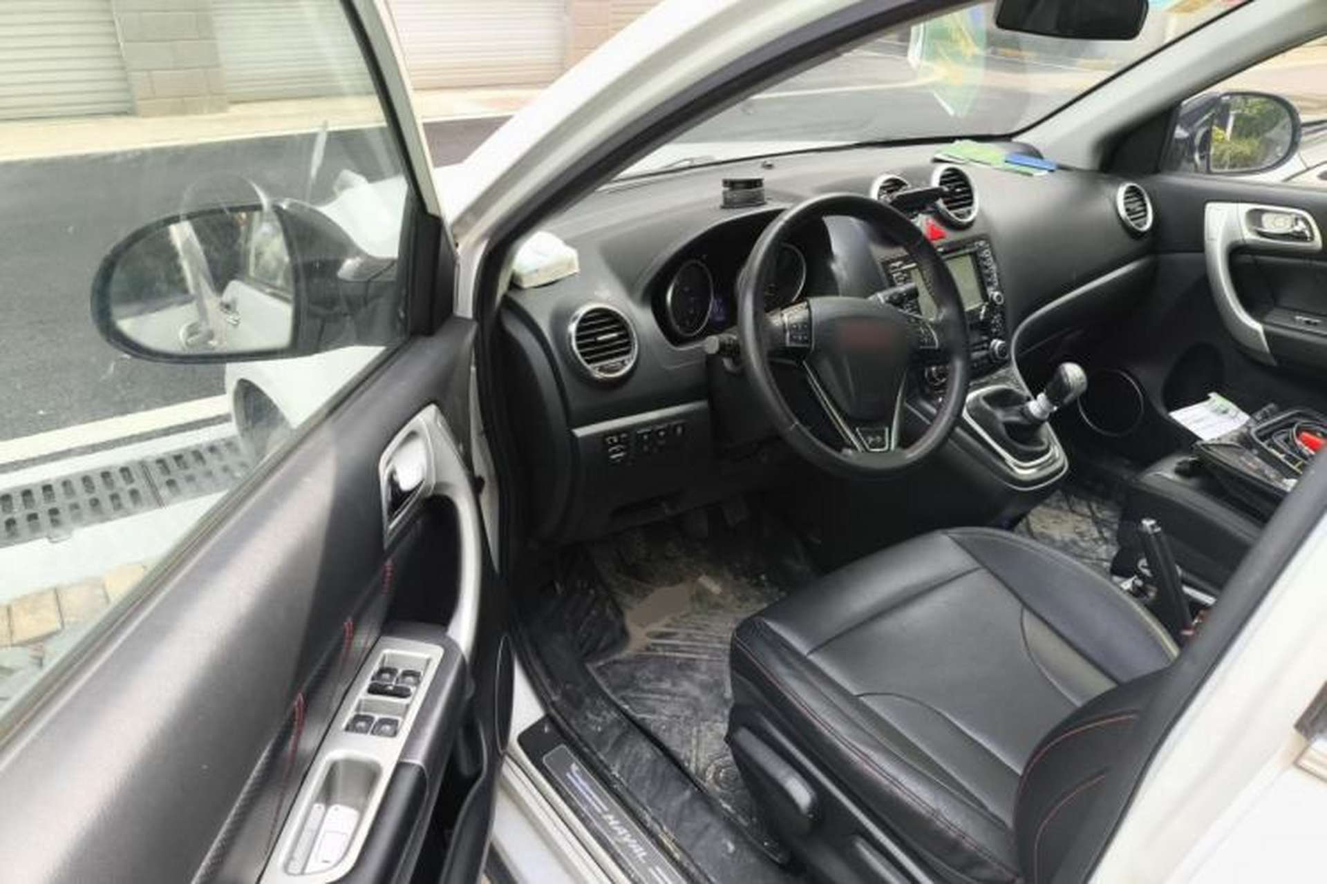Used Haval H6 2015 Upgraded Model 1.5T Manual Two-Wheel Drive Elite Version Driver Seat