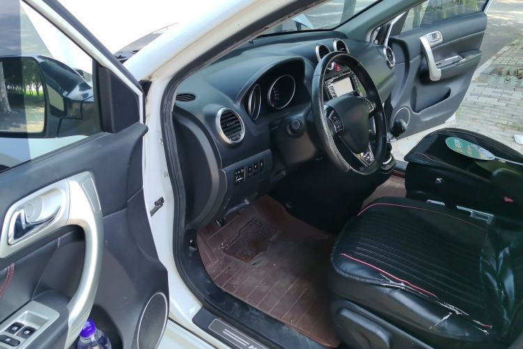 Used Haval H6 2015 Upgraded Model 1.5T Manual Two-Wheel Drive Elite Version Driver Seat