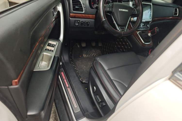 Used Haval H6 2015 Sport Edition 1.5T Manual Two-Wheel Drive Elite Model Driver Seat