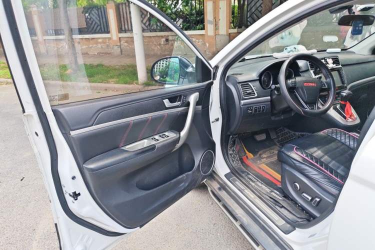 Used Haval H6 2015 Sport Edition 1.5T Automatic Two-Wheel Drive Luxury Model Driver Seat