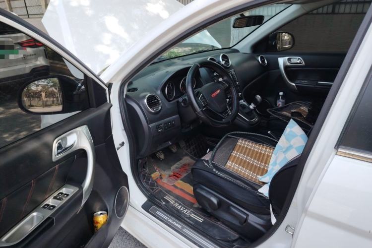 Used Haval H6 2015 Upgraded Model 1.5T Manual Two-Wheel Drive Elite Version Driver Seat