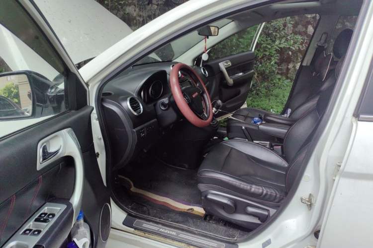 Used Haval H6 2015 Upgraded Model 1.5T Manual Two-Wheel Drive Elite Version Driver Seat