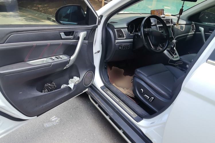 Used Haval H6 2015 Sport Edition 1.5T Automatic Two-Wheel Drive Luxury Model Driver Seat