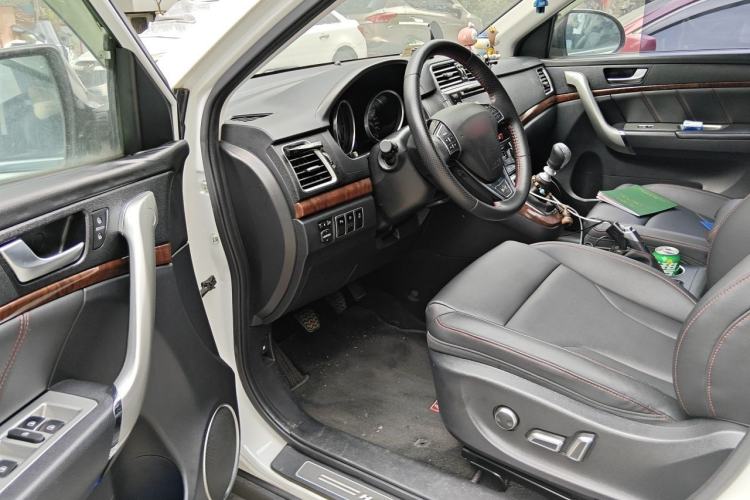 Used Haval H6 2015 Revised Version Sport Edition 1.5T Manual Transmission Two-Wheel Drive Elite Grade Driver Seat
