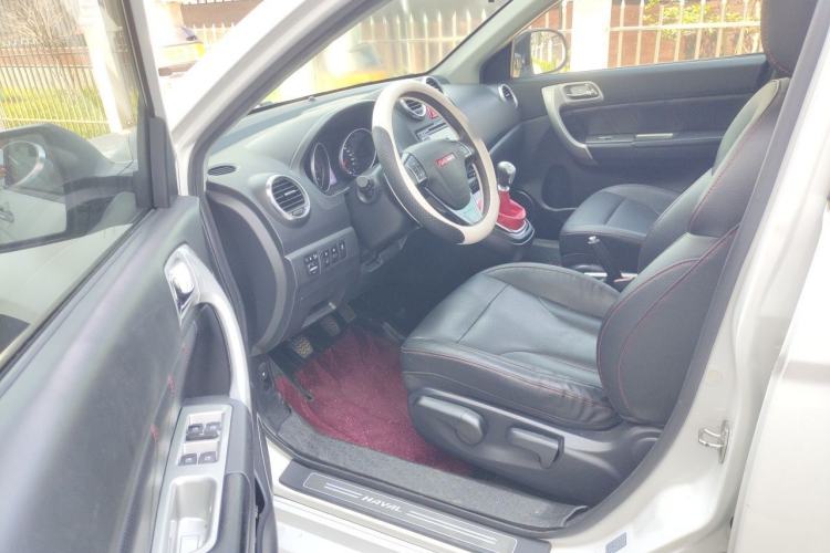 Used Haval H6 2015 Upgraded Model 1.5T Manual Two-Wheel Drive Elite Version Driver Seat