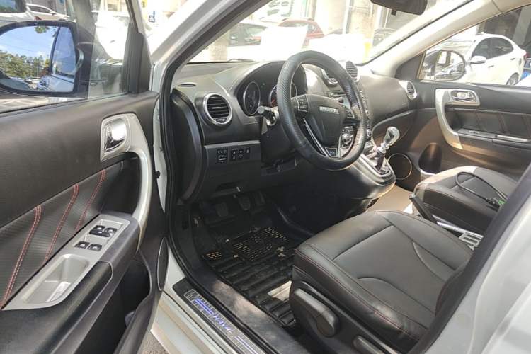 Used Haval H6 2015 Upgraded Model 1.5T Manual Two-Wheel Drive Elite Version Driver Seat