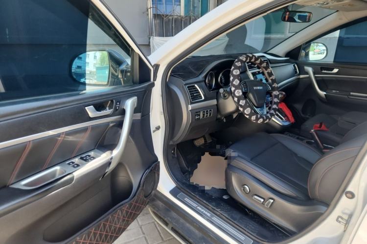 Used Haval H6 2015 Sport Edition 1.5T Automatic Two-Wheel Drive Luxury Model Driver Seat