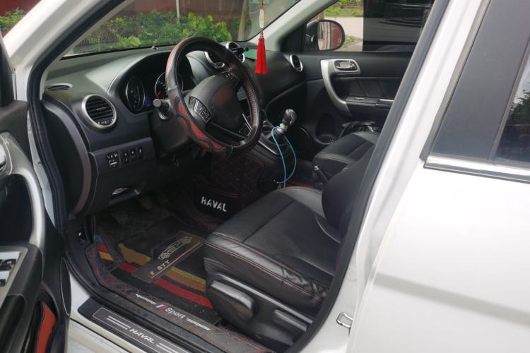 Used Haval H6 2015 Upgraded Model 1.5T Manual Two-Wheel Drive Elite Version Driver Seat