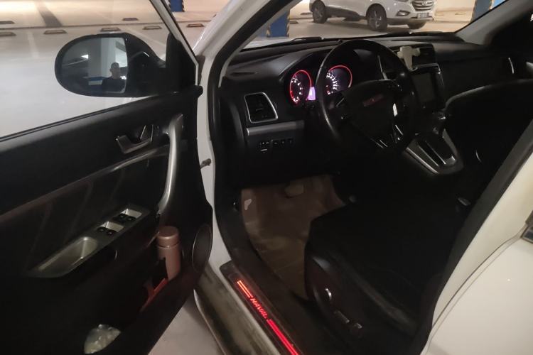 Used Haval H6 2015 Sport Edition 1.5T Automatic Two-Wheel Drive Luxury Model Driver Seat