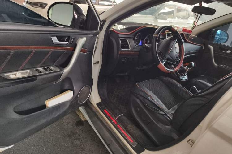 Used Haval H6 2015 Sport Edition 1.5T Manual Two-Wheel Drive Elite Model Driver Seat
