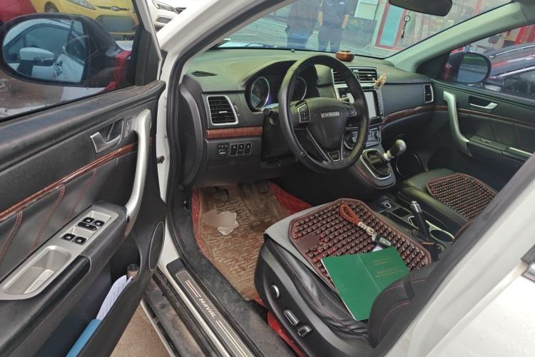 Used Haval H6 2015 Revised Version Sport Edition 1.5T Manual Transmission Two-Wheel Drive Elite Grade Driver Seat