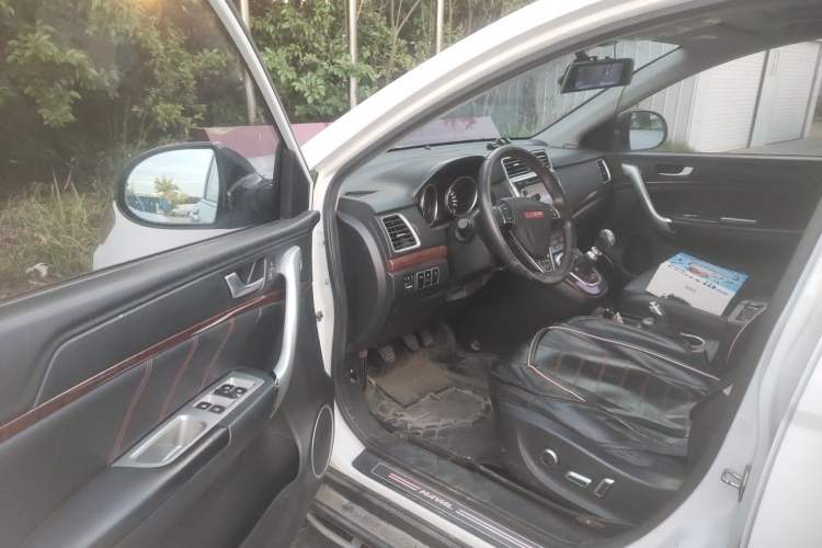 Used Haval H6 2015 Revised Version Sport Edition 1.5T Manual Transmission Two-Wheel Drive Elite Grade Driver Seat