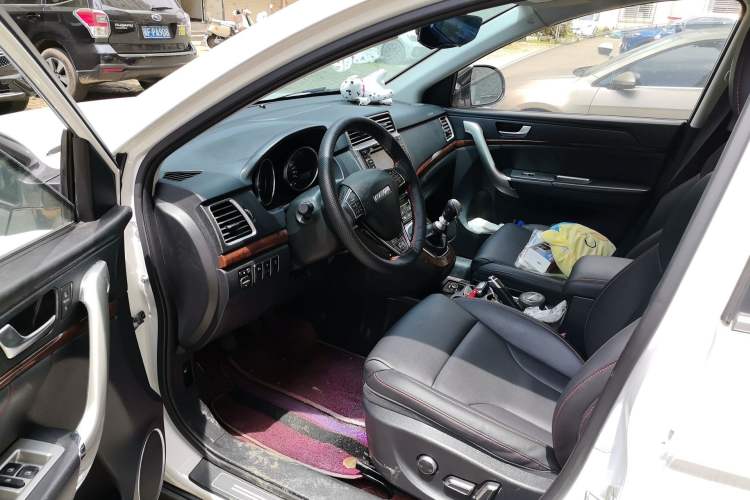 Used Haval H6 2015 Revised Version Sport Edition 1.5T Manual Transmission Two-Wheel Drive Elite Grade Driver Seat