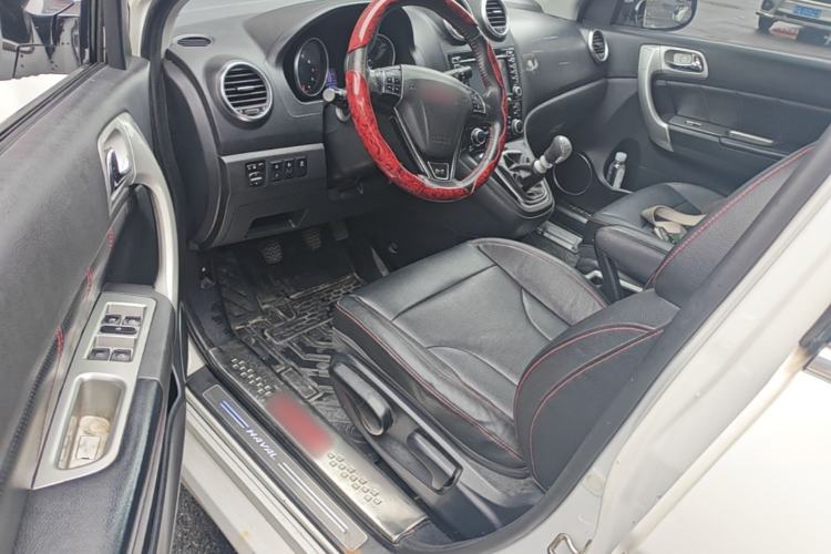 Used Haval H6 2015 Upgraded Model 1.5T Manual Two-Wheel Drive Elite Version Driver Seat