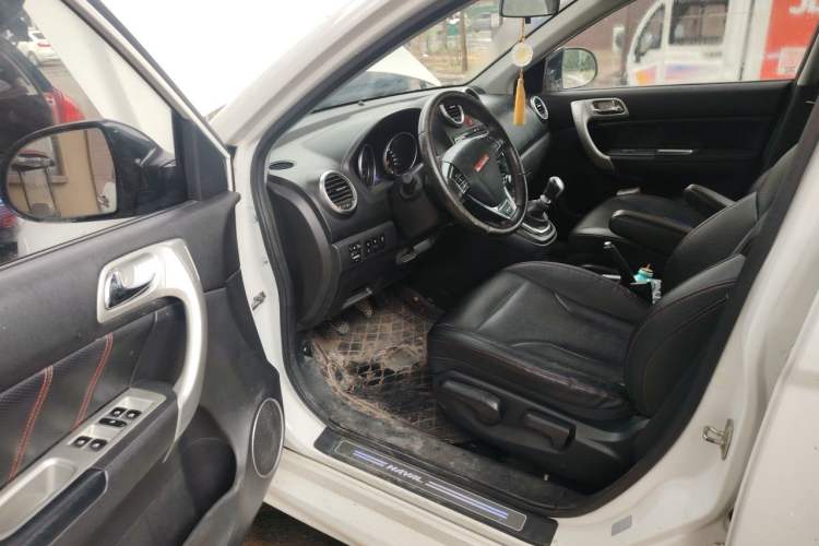 Used Haval H6 2015 Upgraded Model 1.5T Manual Two-Wheel Drive Elite Version Driver Seat