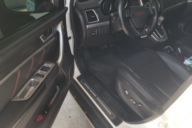 Used Haval H6 2015 Sport Edition 1.5T Automatic Two-Wheel Drive Luxury Model Driver Seat