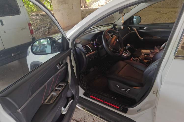 Used Haval H6 2015 Sport Edition 1.5T Automatic Two-Wheel Drive Luxury Model Driver Seat