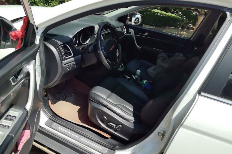 Used Haval H6 2015 Sport Edition 1.5T Automatic Two-Wheel Drive Luxury Model Driver Seat