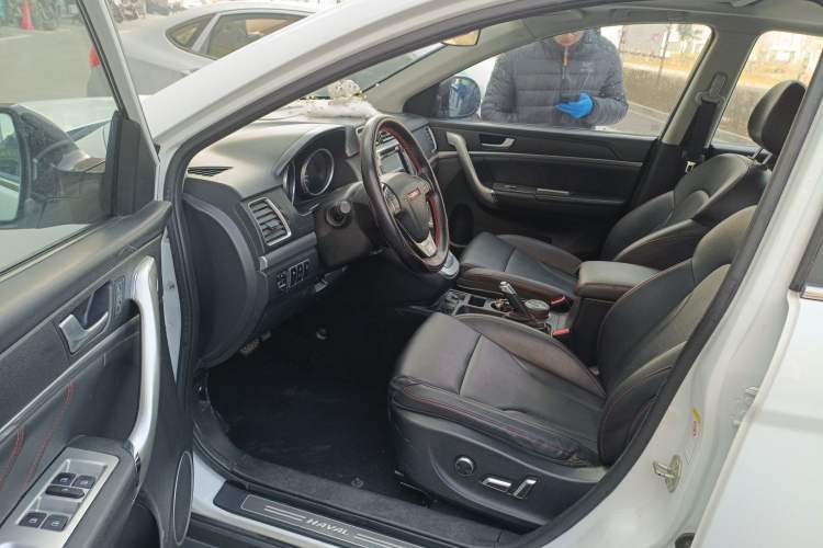 Used Haval H6 2015 Sport Edition 1.5T Automatic Two-Wheel Drive Luxury Model Driver Seat