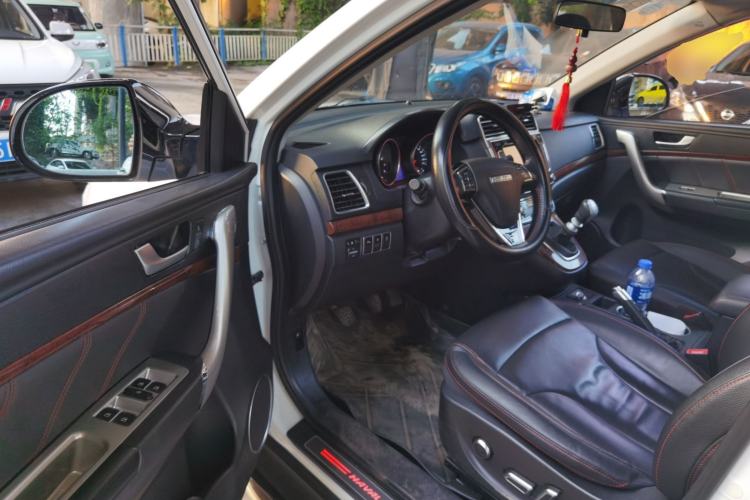 Used Haval H6 2015 Revised Version Sport Edition 1.5T Manual Transmission Two-Wheel Drive Elite Grade Driver Seat