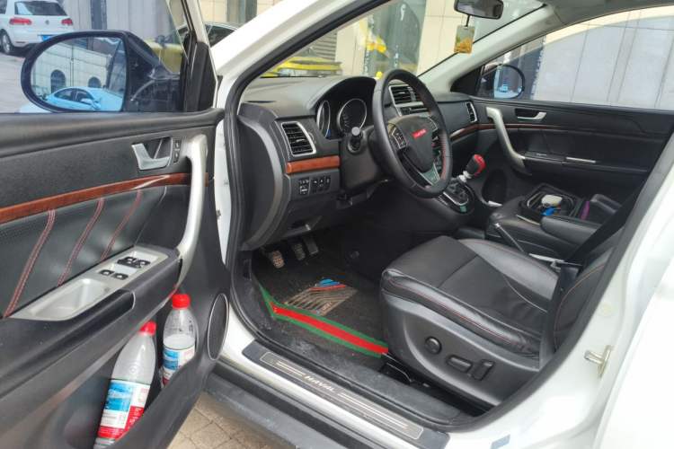Used Haval H6 2015 Sport Edition 1.5T Manual Two-Wheel Drive Elite Model Driver Seat