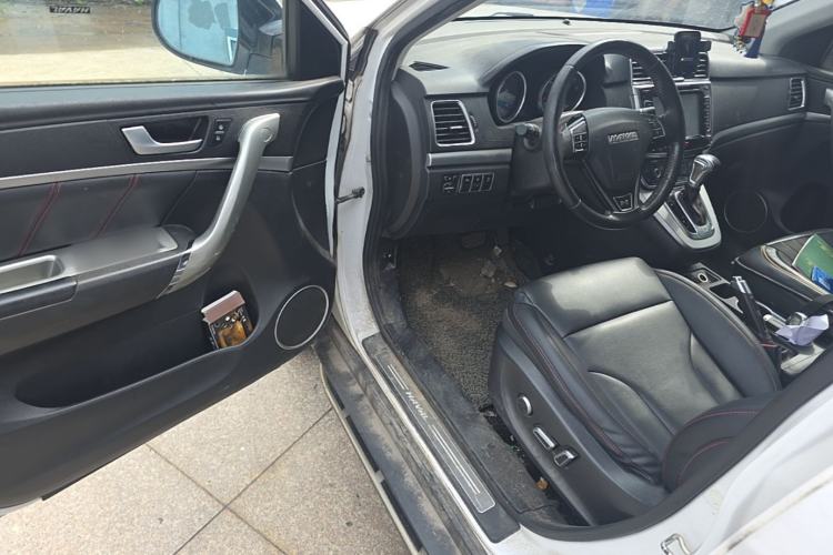 Used Haval H6 2015 Sport Edition 1.5T Automatic Two-Wheel Drive Luxury Model Driver Seat