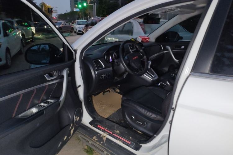 Used Haval H6 2015 Sport Edition 1.5T Automatic Two-Wheel Drive Luxury Model Driver Seat