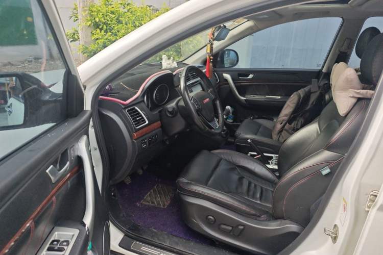 Used Haval H6 2015 Sport Edition 1.5T Manual Two-Wheel Drive Elite Model Driver Seat