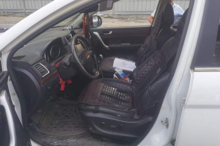 Used Haval H6 2015 Sport Edition 1.5T Manual Two-Wheel Drive Elite Model Driver Seat