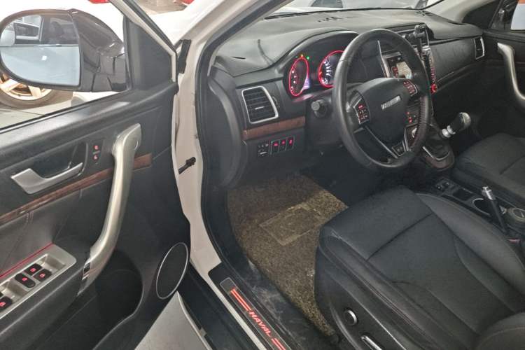Used Haval H6 2015 Revised Version Sport Edition 1.5T Manual Transmission Two-Wheel Drive Elite Grade Driver Seat