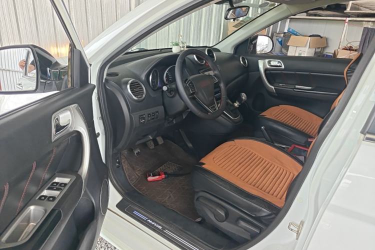 Used Haval H6 2015 Upgraded Model 1.5T Manual Two-Wheel Drive Elite Version Driver Seat