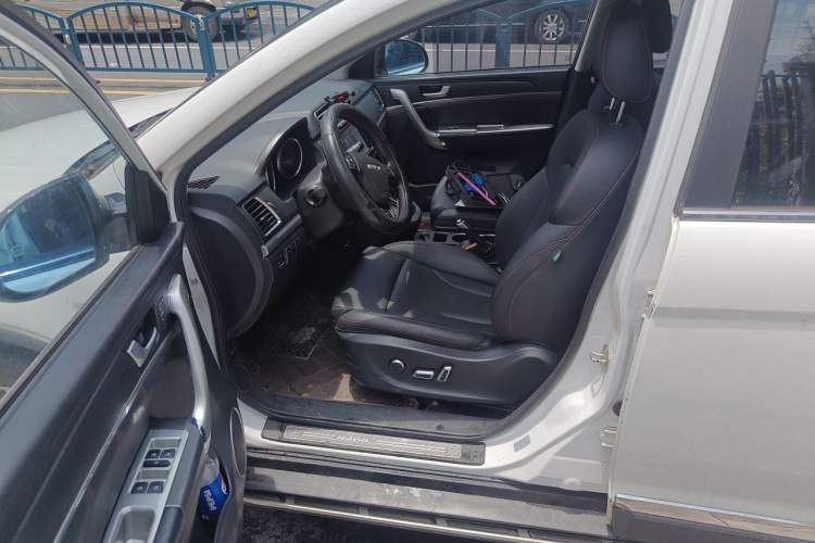 Used Haval H6 2015 Sport Edition 1.5T Automatic Two-Wheel Drive Luxury Model Driver Seat