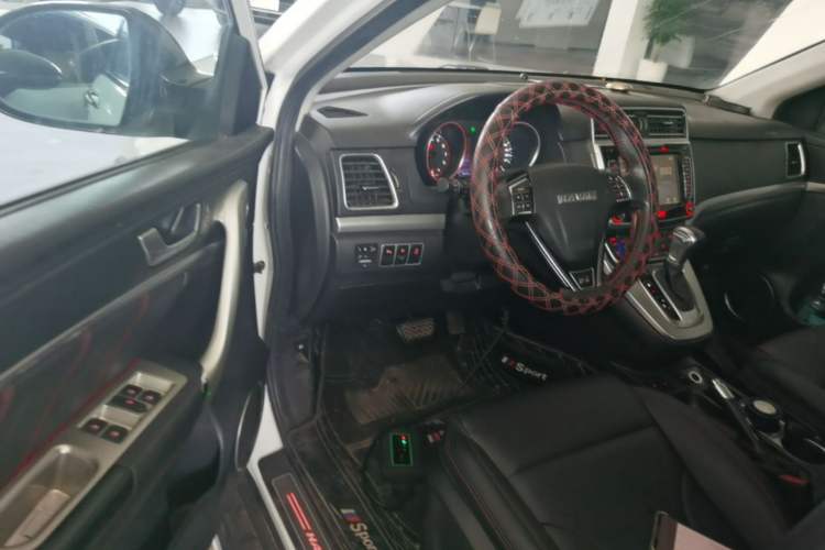 Used Haval H6 2015 Sport Edition 1.5T Automatic Two-Wheel Drive Luxury Model Driver Seat