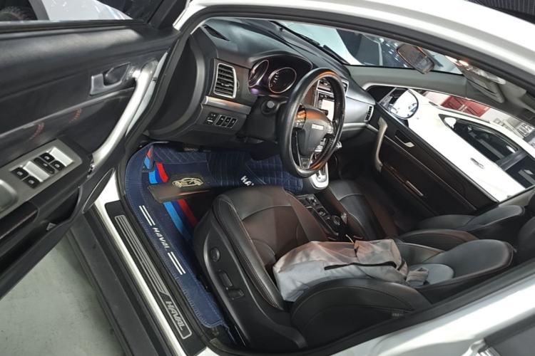 Used Haval H6 2015 Sport Edition 1.5T Automatic Two-Wheel Drive Luxury Model Driver Seat